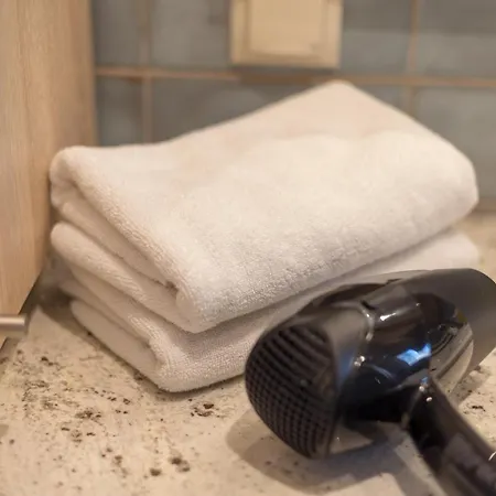 Piekna 2-bedroom By Bookinghost *