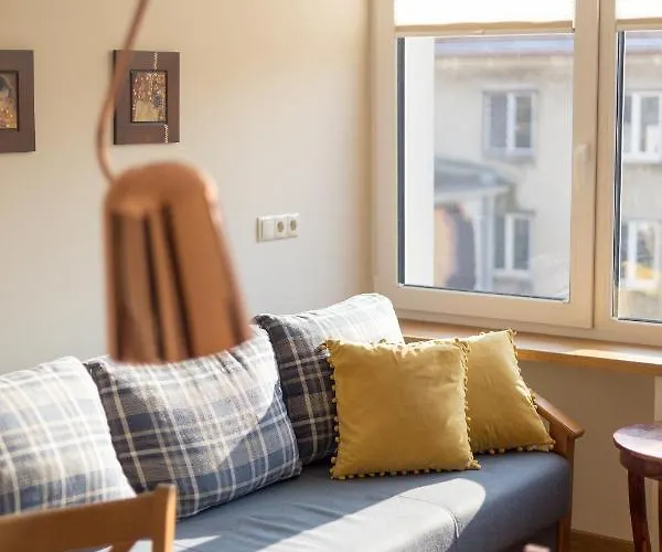 Piekna 2-bedroom By Bookinghost *