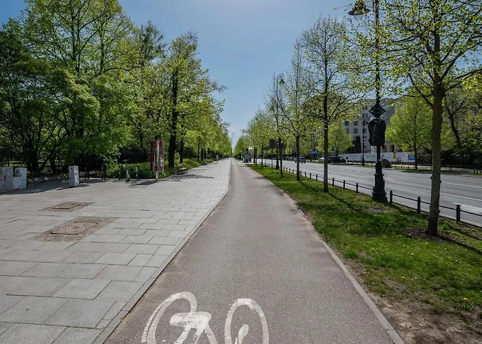 Piekna 2-bedroom By Bookinghost