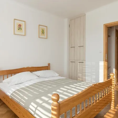 Piękna 2-bedroom Apartament Warszawa